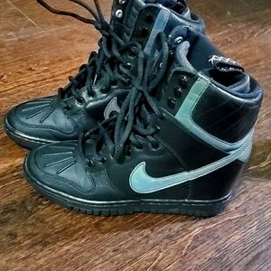 Nike wedge water proof shoes